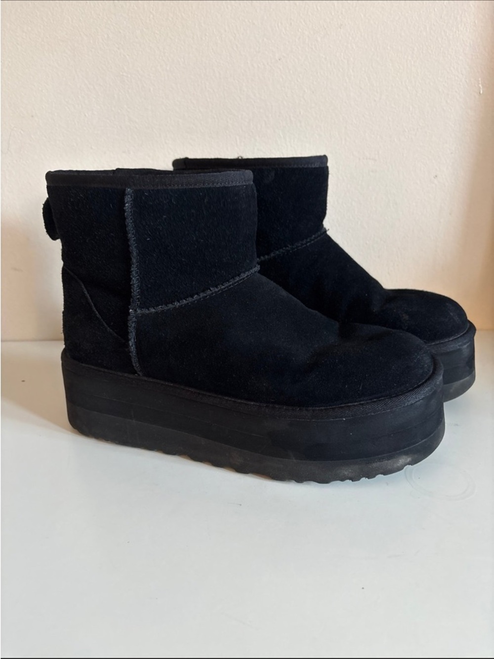 UGG platform mini black wedge 9 us 40 Europe